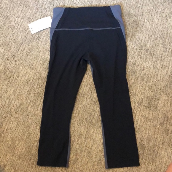 NWT Athleta Horizon Scallop Capri, S, Stormy Sky - Picture 5 of 7